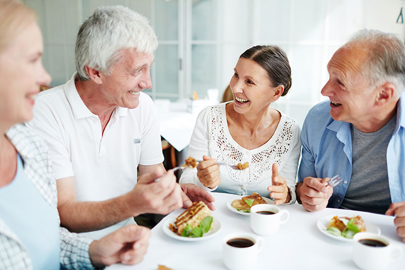seniors-dining-mobile-alabama